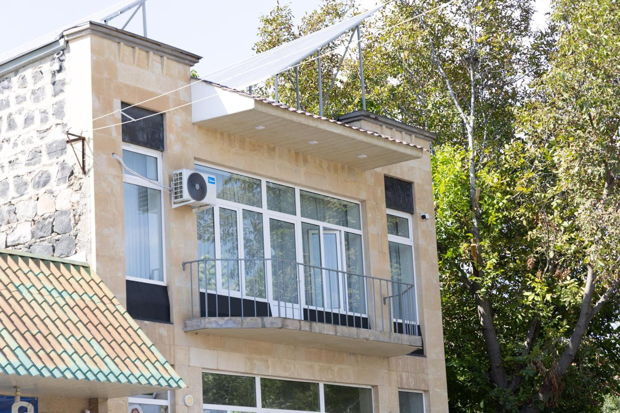 Gladzor Hotel ภายนอก รูปภาพ